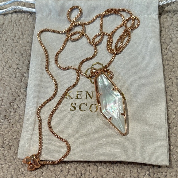 Kendra Scott Jewelry - Kendra Scott Rose Gold Pendant Necklace